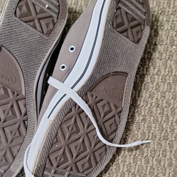 Converse Gray Sneakers - Picture 3 of 3